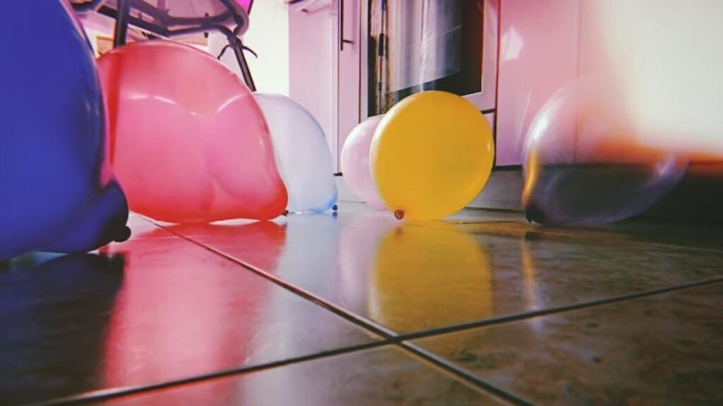 Incorrect balloon decoration with overcrowding and uneven placement