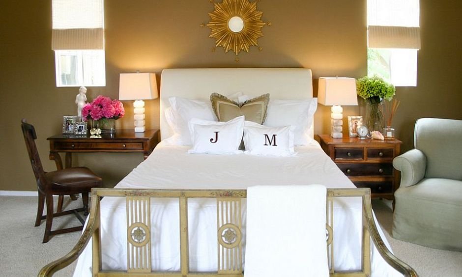 feng shui bedroom symmetry with matching bedside tables and lamps