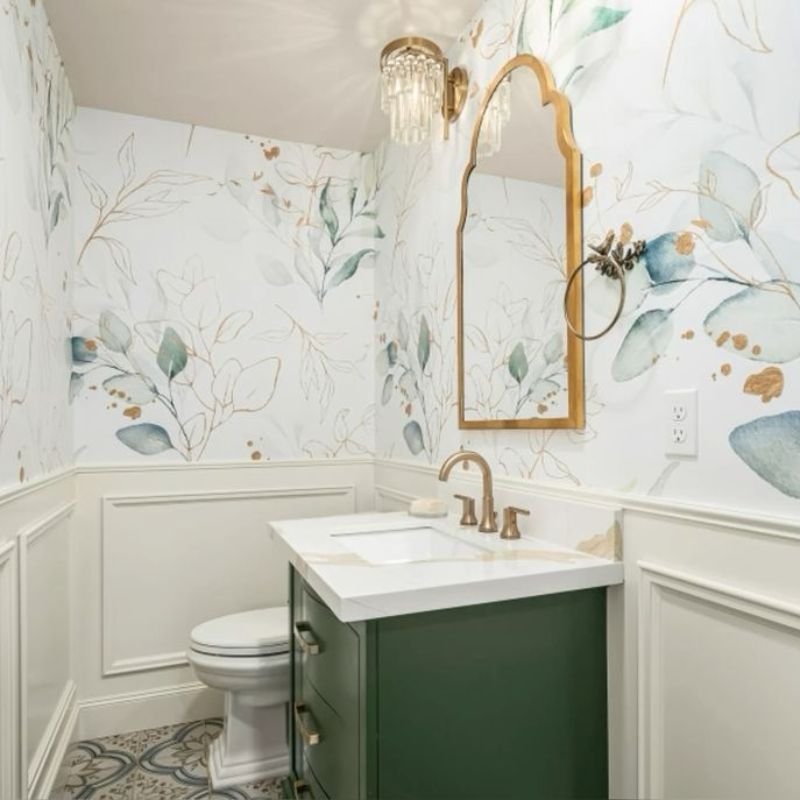 Small bathroom with light wallpaper design